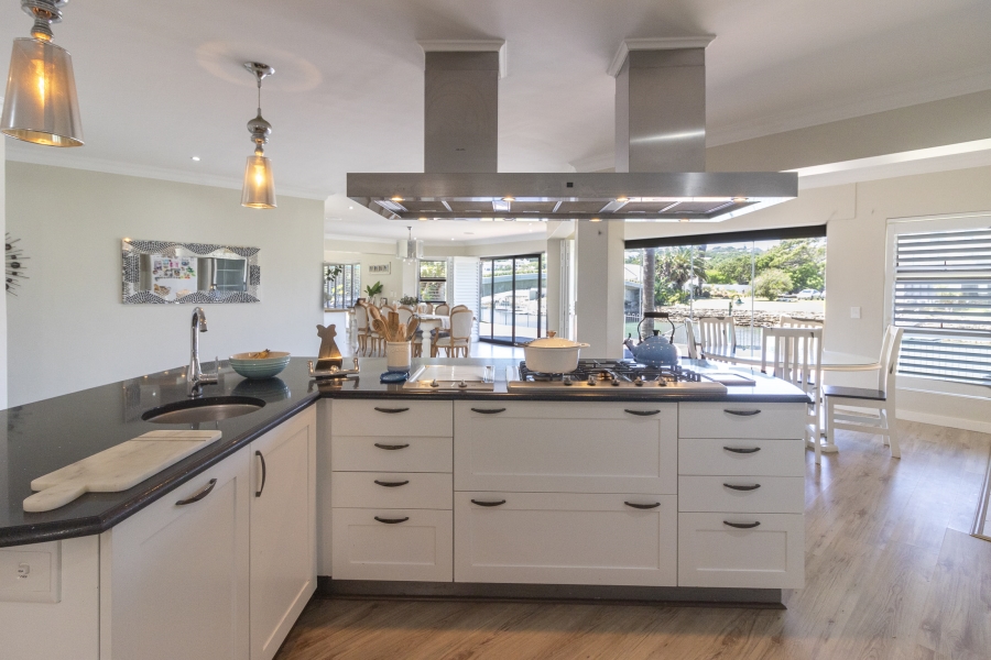 5 Bedroom Property for Sale in Royal Alfred Marina Eastern Cape